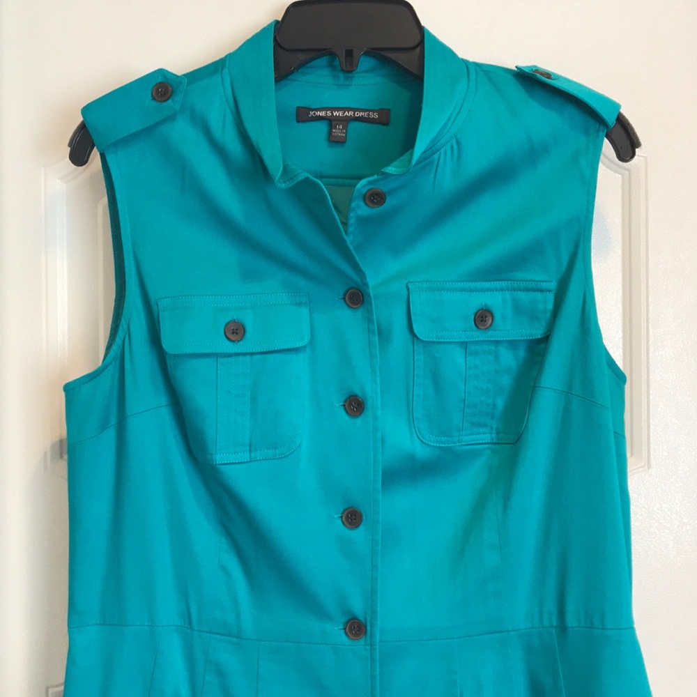 Button up Dress - Picture 2 of 6